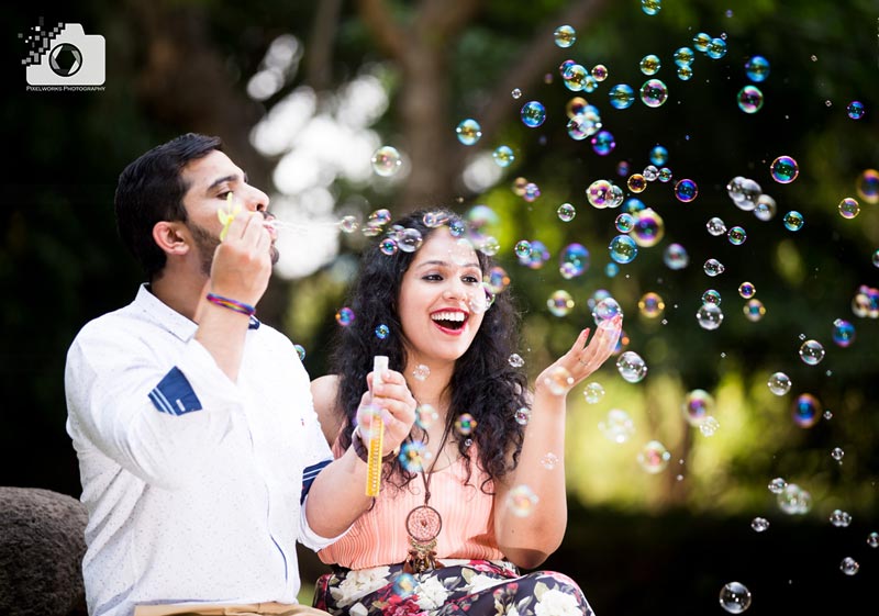 Pre wedding shoot ideas bubbles