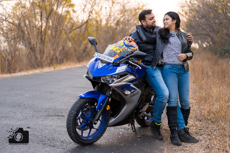 pre wedding shoot ideas bike ride