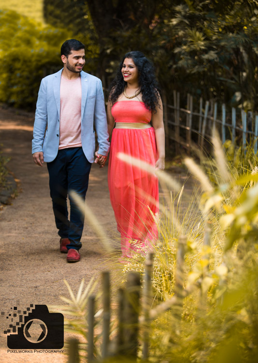 pre wedding shoot ideas walking