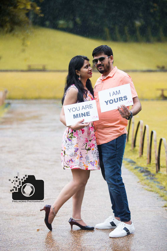 pre wedding photoshoot in pune walk props