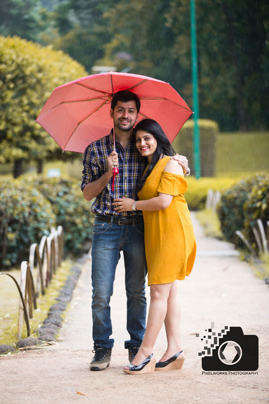 Pre wedding shoot at Okayama Garden umbrella