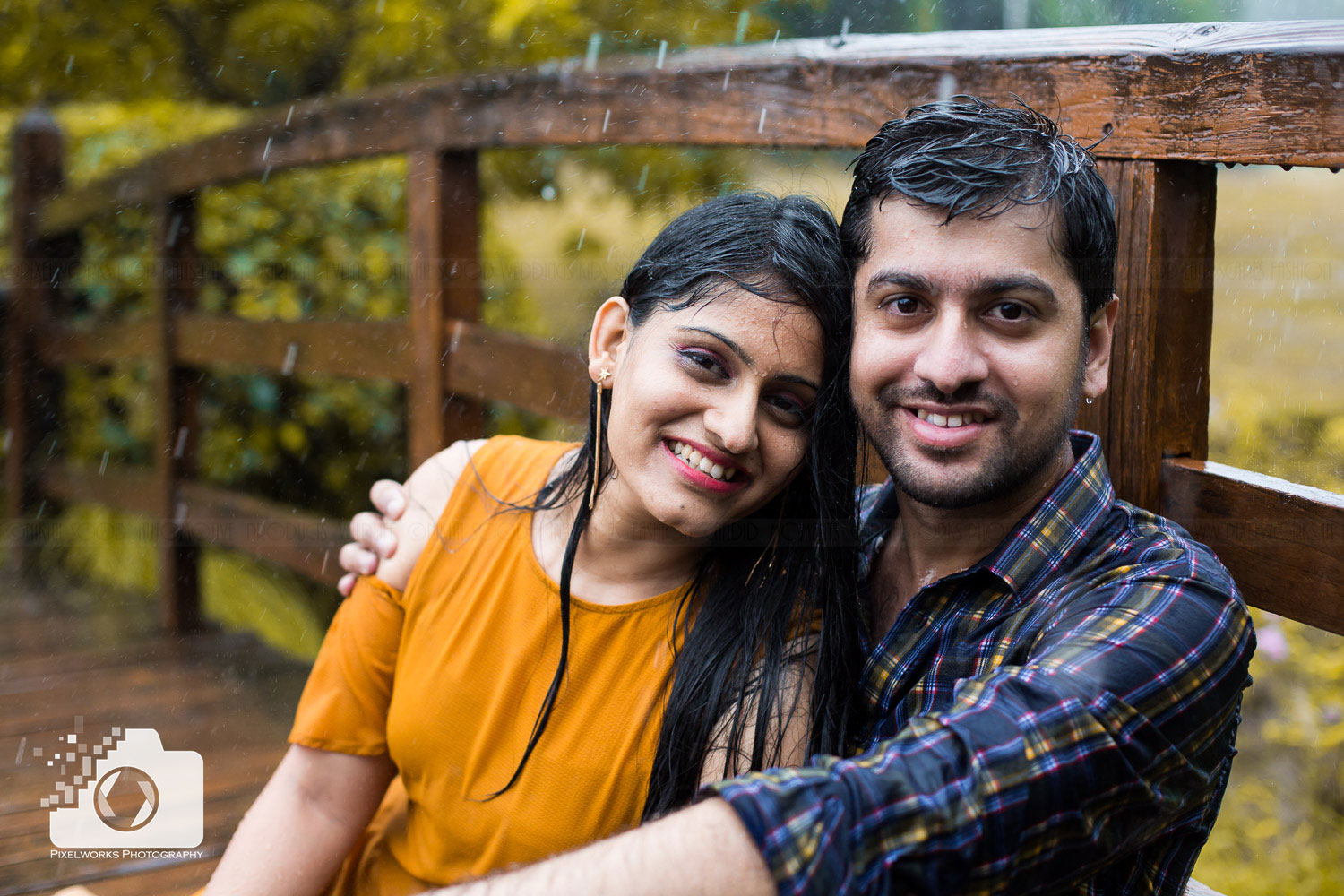 pre wedding shoot at okayama garden rain smile