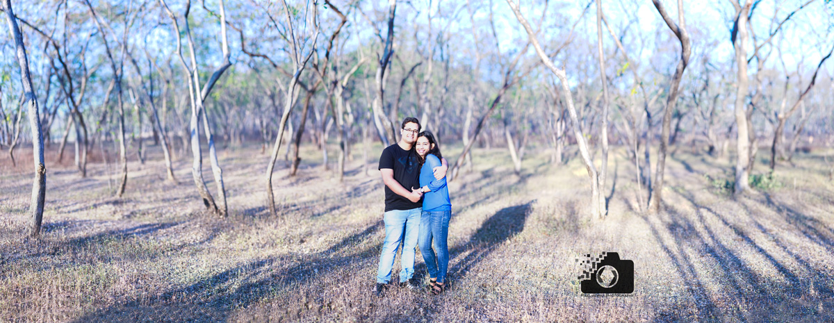Pre wedding shoot in Pune in the jungle