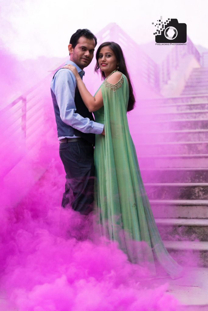 Pre wedding photo shoot trends 2018 color smoke