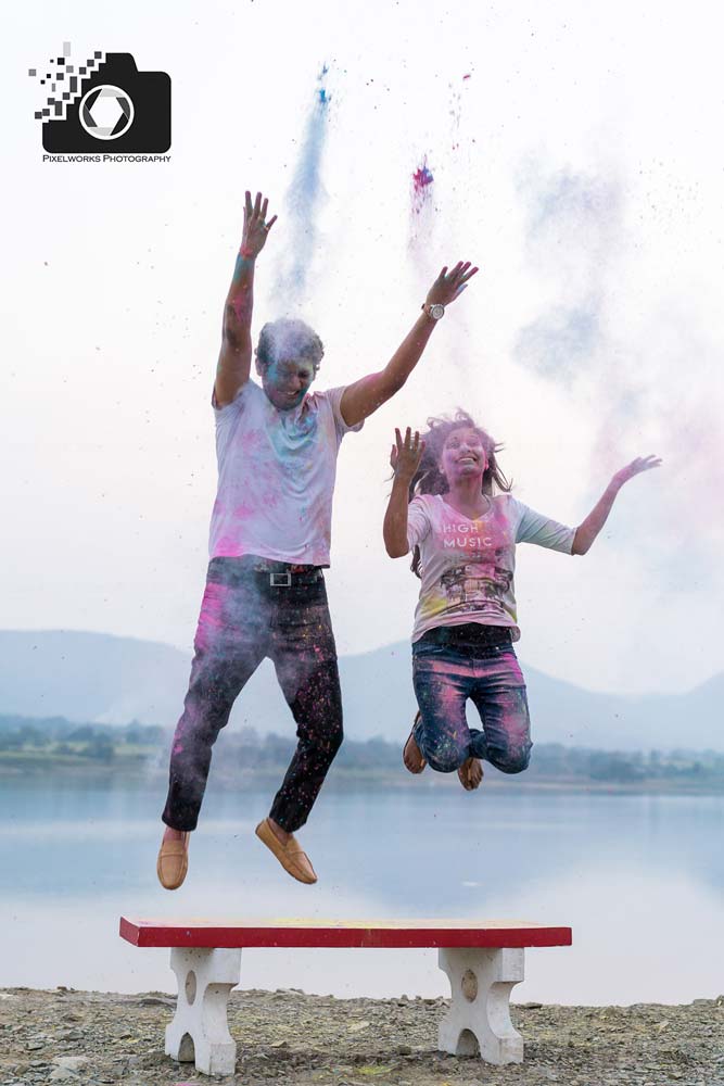 holi photoshoot jump