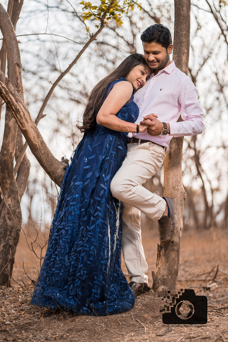 forest pre wedding shoot embrace