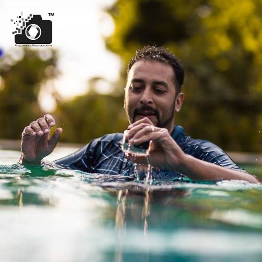 underwater pre wedding shoot photographer