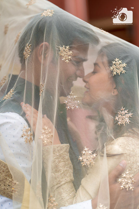 Pre Wedding Shoot Poses veil of love dupatta