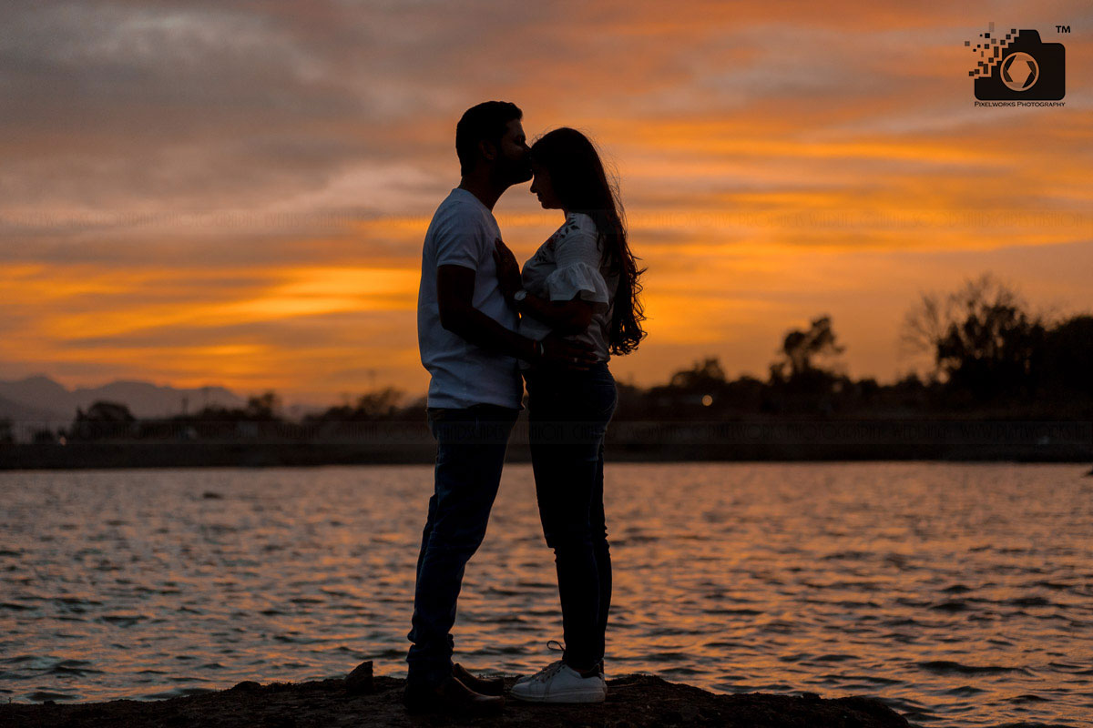 Pre Wedding Shoot Poses sunset forehead kiss