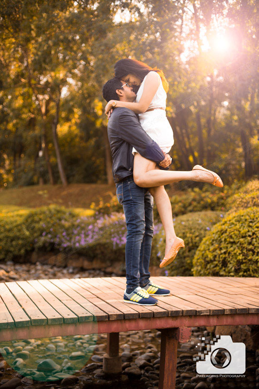 couple photoshoot sunset