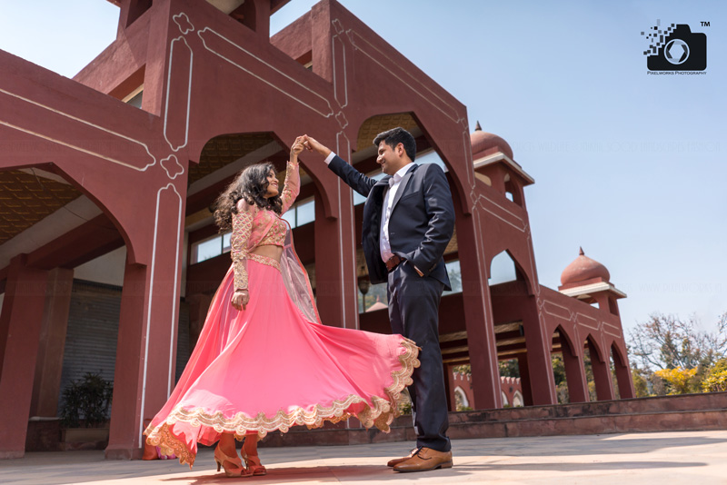 Couple Photoshoot – Pre wedding Shoot at Pula Deshpande Garden