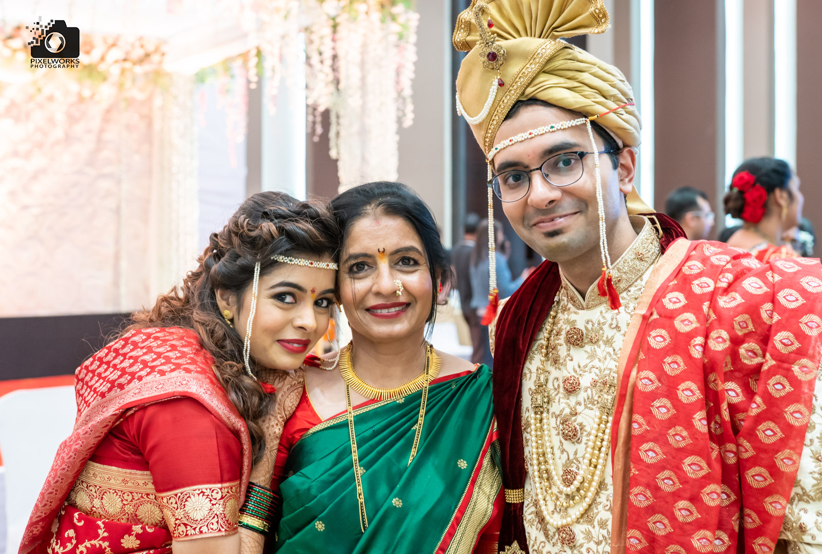Marathi wedding photographer in kothrud Bride with mom
