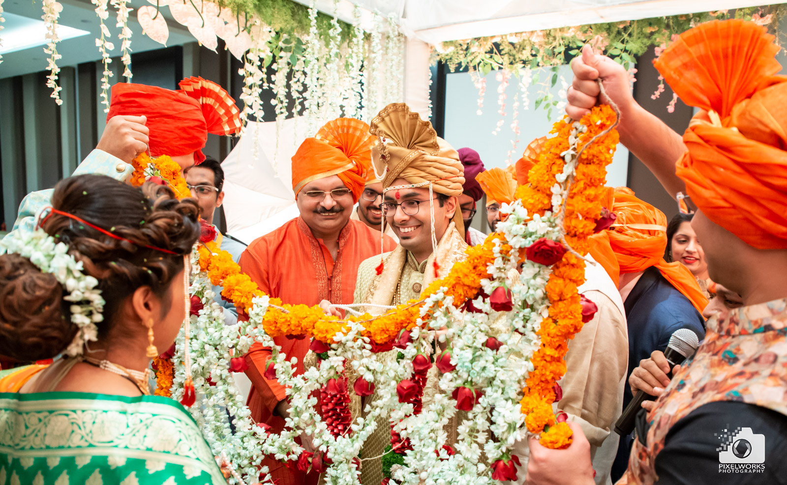 Marathi wedding photographer in kothrud bride and groom