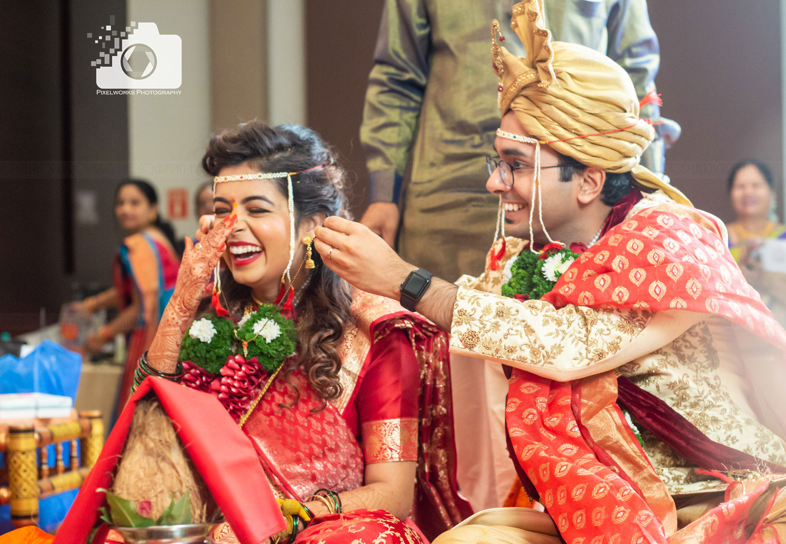 wedding photographer in kharadi mangalsutra