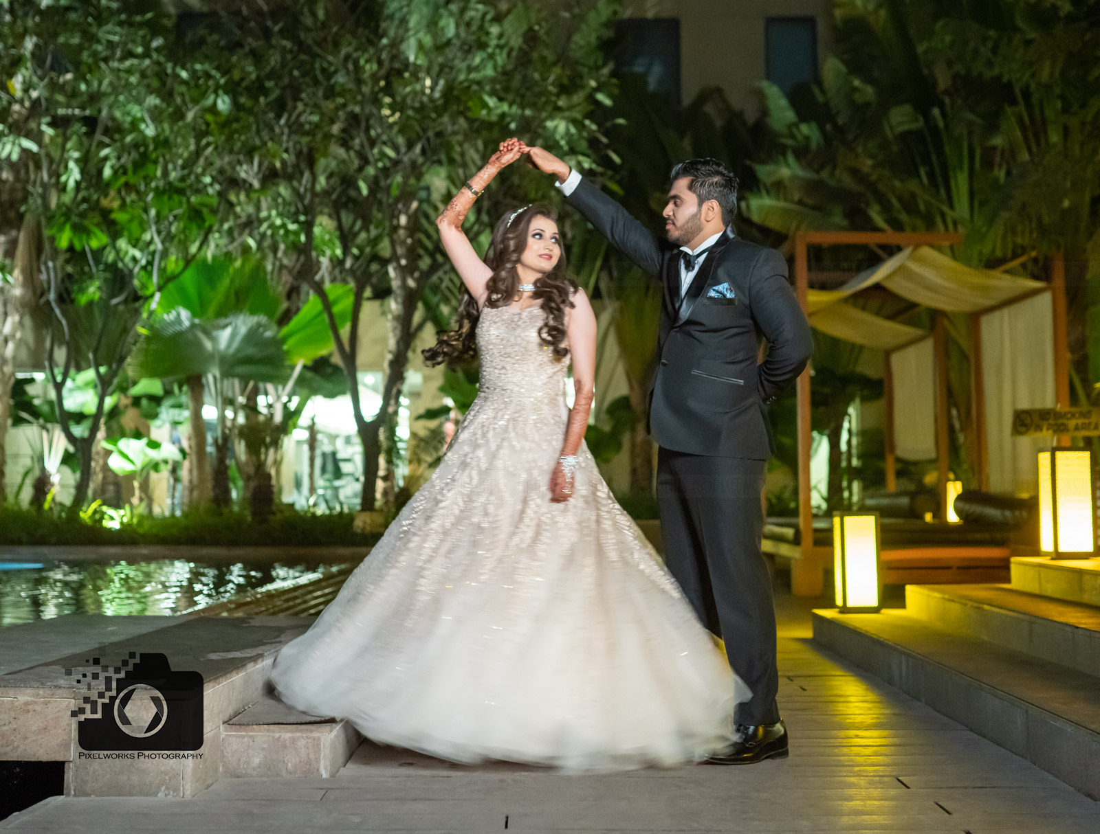 wedding Photographer in Viman Nagar twirl