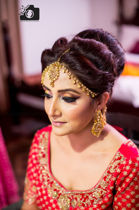 wedding Photograoher in Wakad getting ready