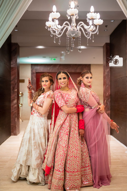 sindhi wedding Photographer in Pune sindhi sisters