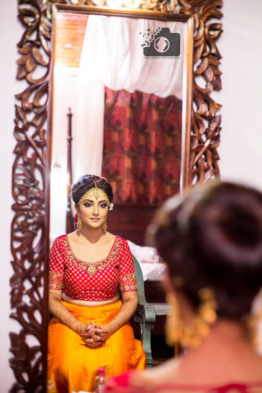 wedding Photographer in Viman Nagar getting ready mirror