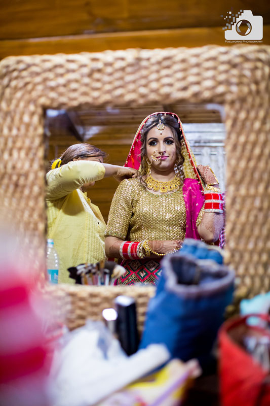 wedding Photographer in Viman Nagar getting ready