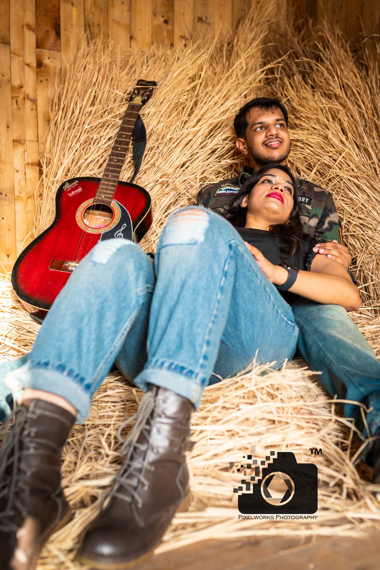 best Pre wedding Photographer for sets guitar