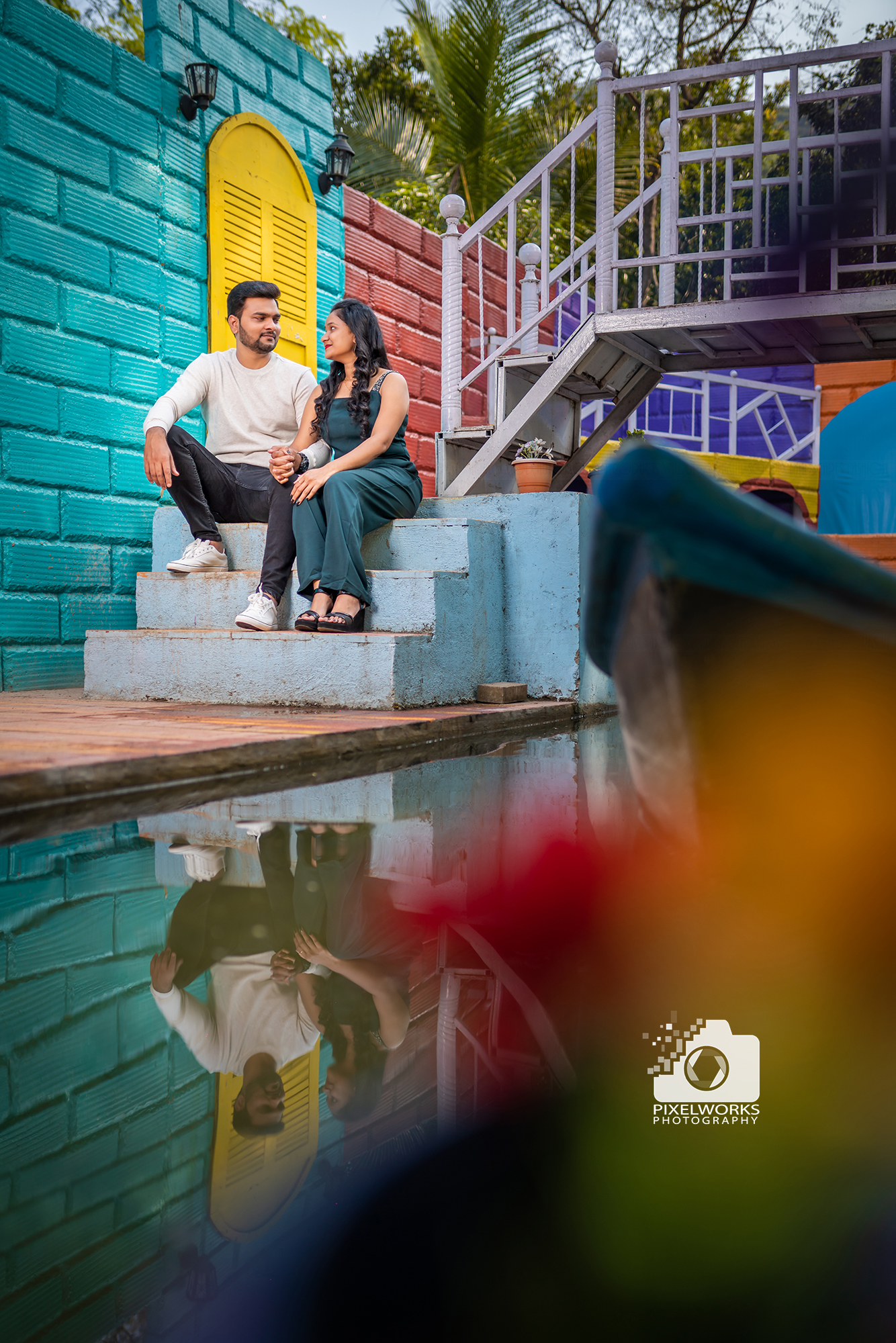 best Pre wedding photographer for sets sitting