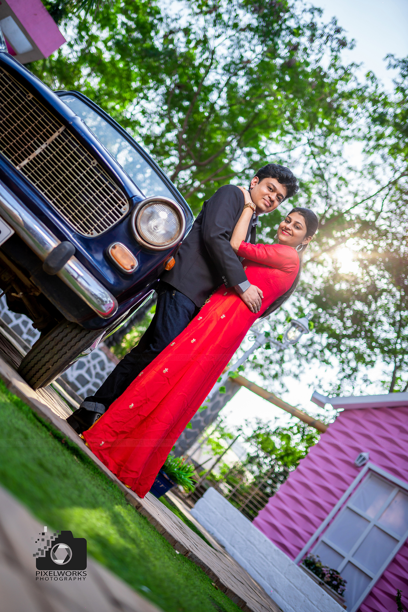 best Pre wedding photographer for sets car