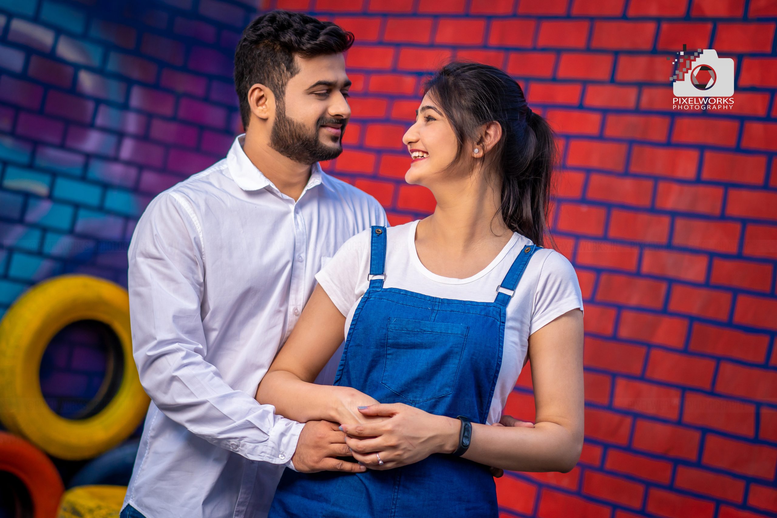 best Pre wedding photographer for sets laughter